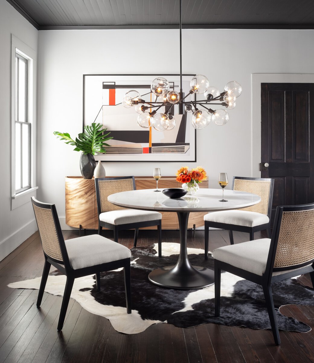NIGHTLY DINING TABLE