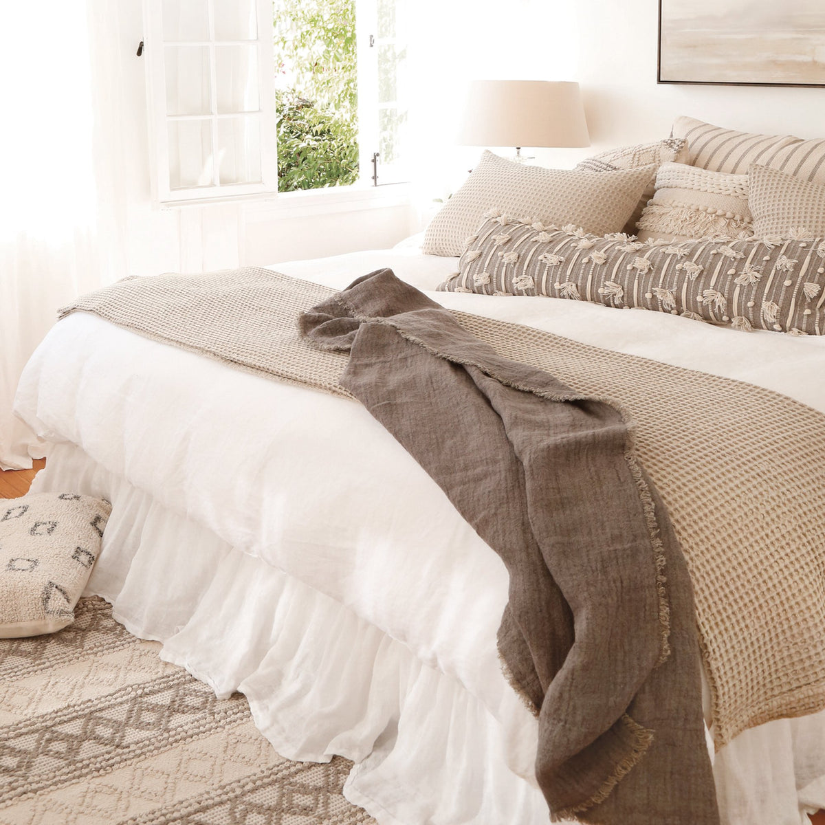 POM POM GATHERED LINEN BEDSKIRT- WHITE