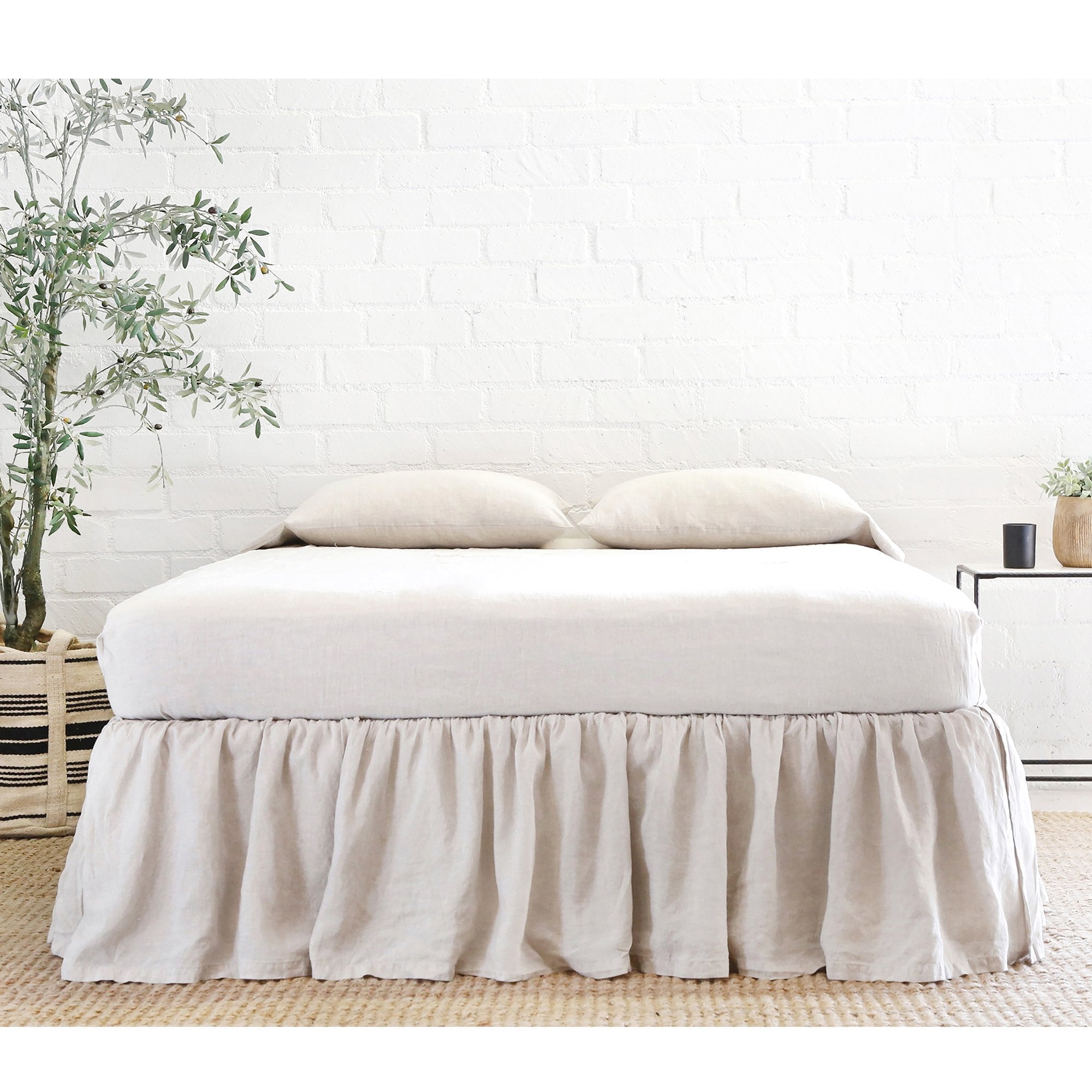 POM POM GATHERED LINEN BEDSKIRT - FLAX
