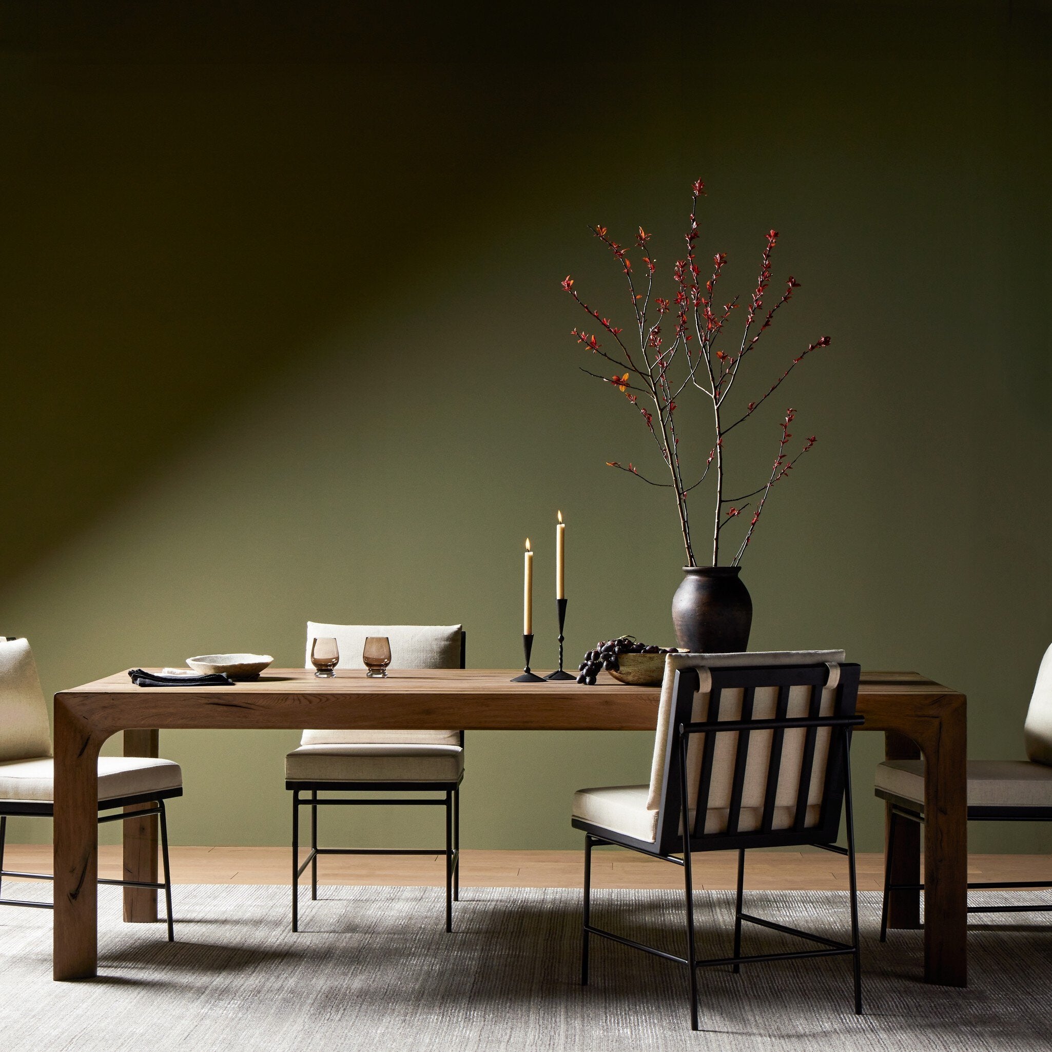 HANLEY DINING TABLE
