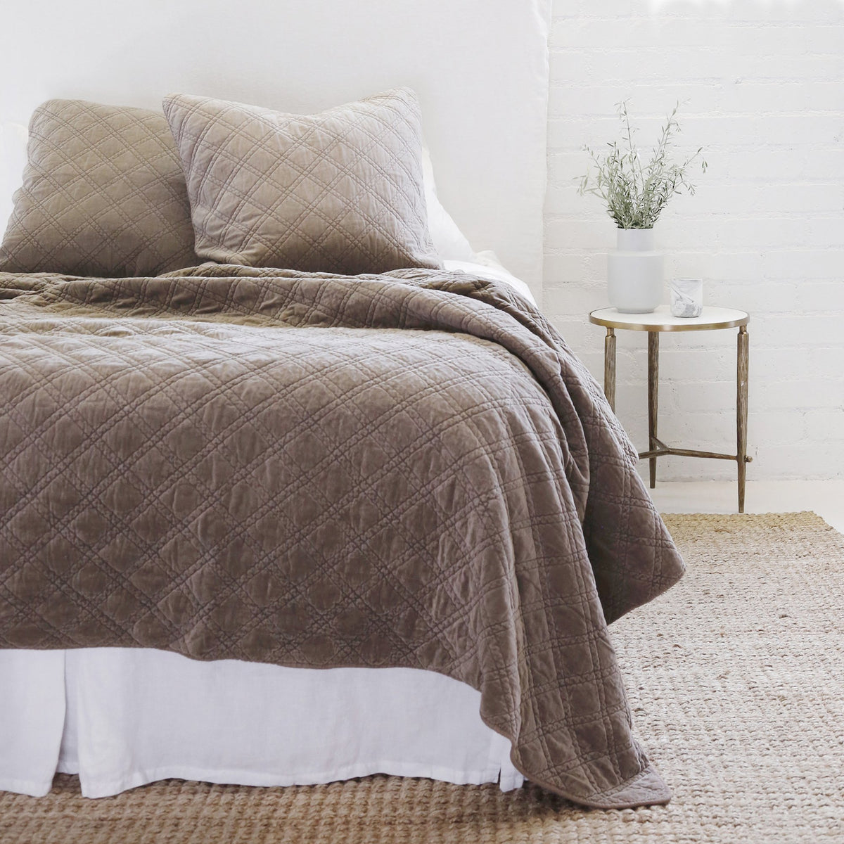 POM POM BRUSSELS COVERLET COLLECTION - WALNUT