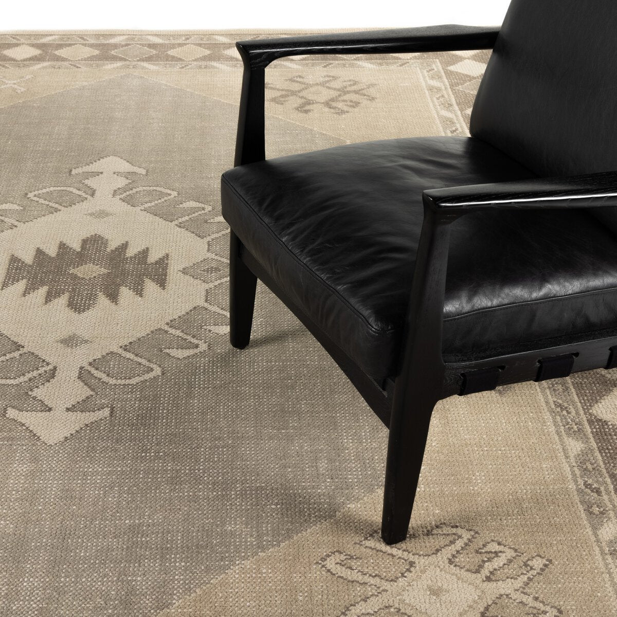 Samsa Hand-Knotted Wool Rug